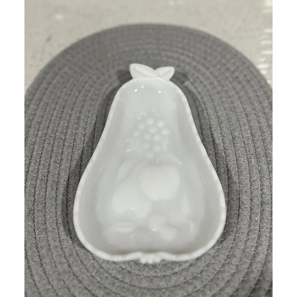 Vintage Milk Glass Pear-shapedcandy Dish - Excellent Condition